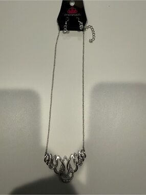 paparazzi Silver Teardrop Accent Necklace